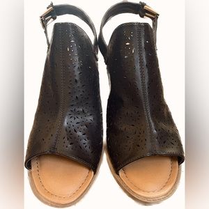 Black opened toe heels with ankle strap | Size 9 | Dr. Scholl’s